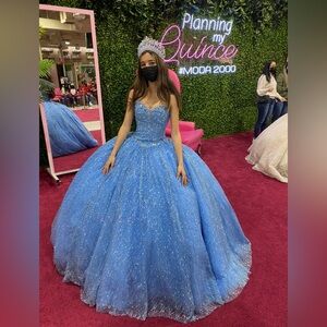 Moda 2000 Quinceañera Dress